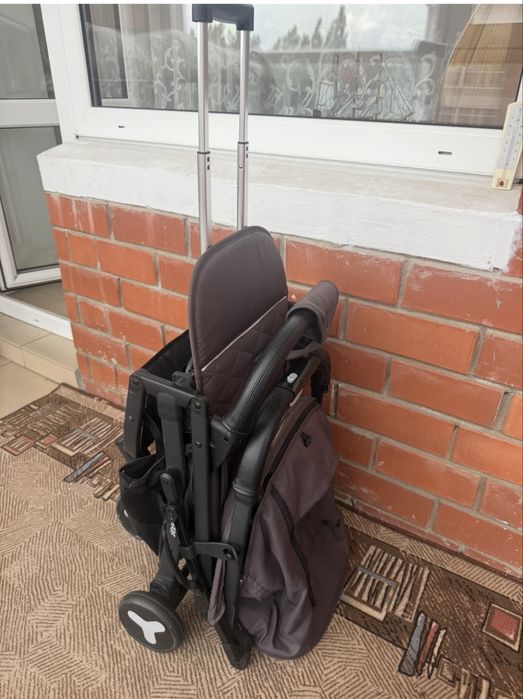 Продам прогулочную коляску