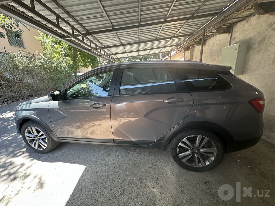 Lada Vesta SW Cross 1.8 AMT xamelyon