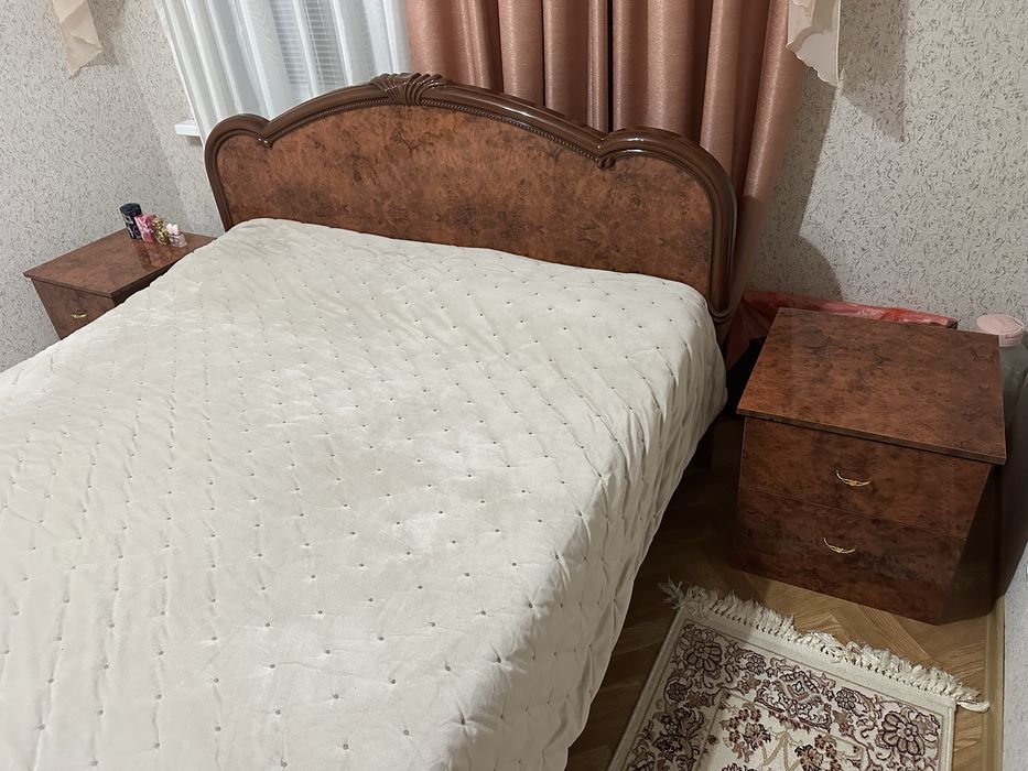 Продам спальный гарнитур
