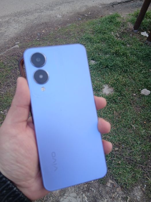 В продаже Vivo Y17s.
