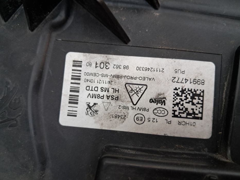 Фар  пежо 308  2021 г Peugeot 308