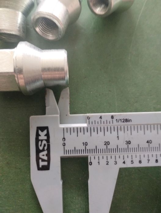 Piulițe Nissan Suzuki cu guler 12 mm