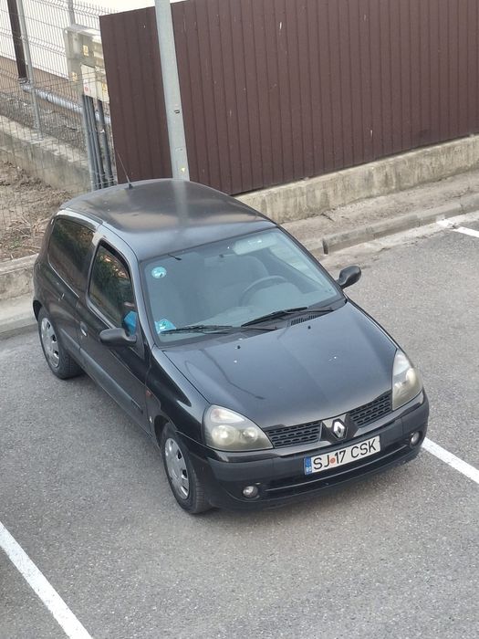 Vand renaul  an 2000, stare de functionare ! Iin 2 usi ! Nu fac schimburi !