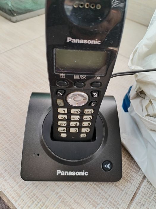 Telefoane cu stativ vezi poze