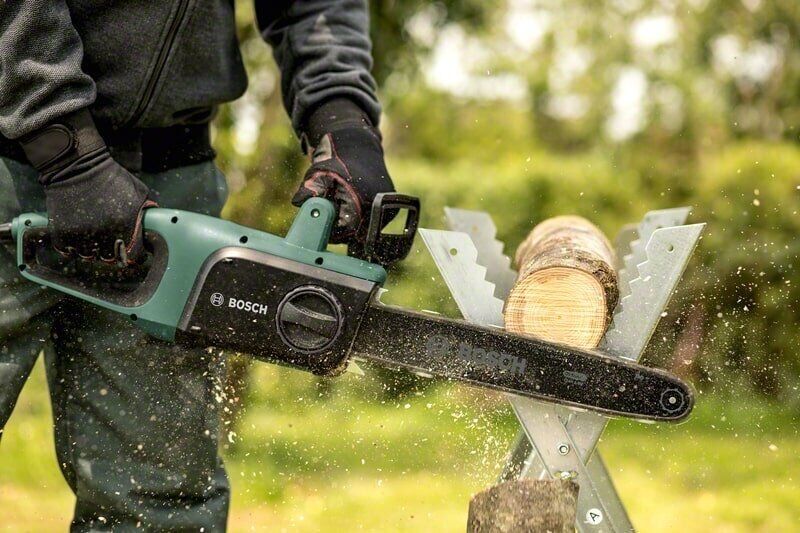 Электропила (мотопила) BOSCH UNIVERSAL CHAIN 35