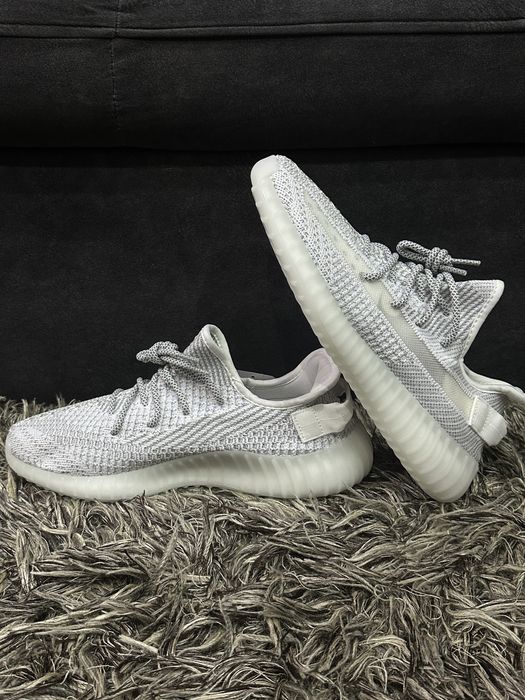 Yeezy 350 White Static