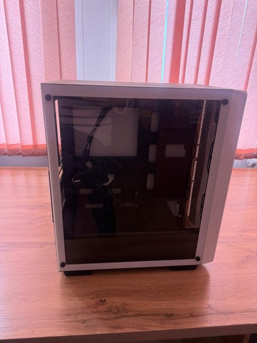 Продам корпус DeepCool, белый цвет