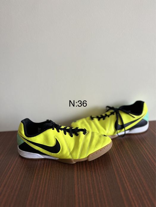 Мъжки калеври за футбол