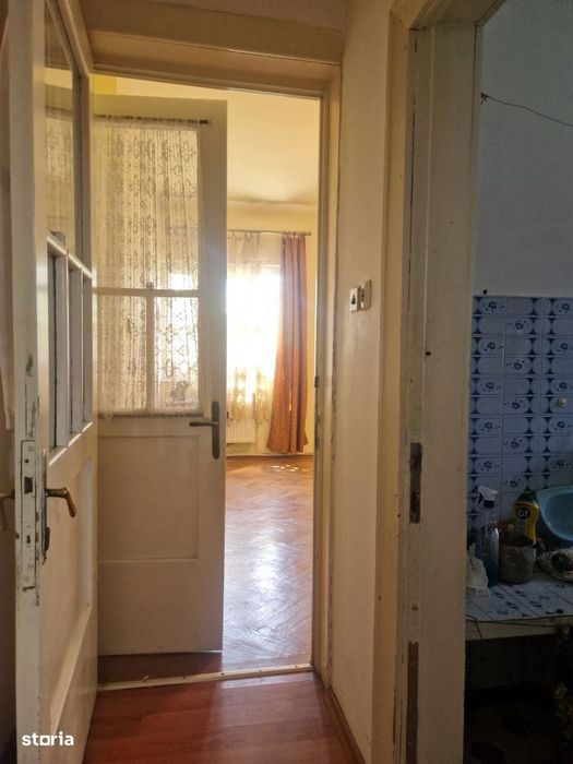Cafrom Imobiliare - Semicentral "Pomul Verde"- Imobil de Vanzare