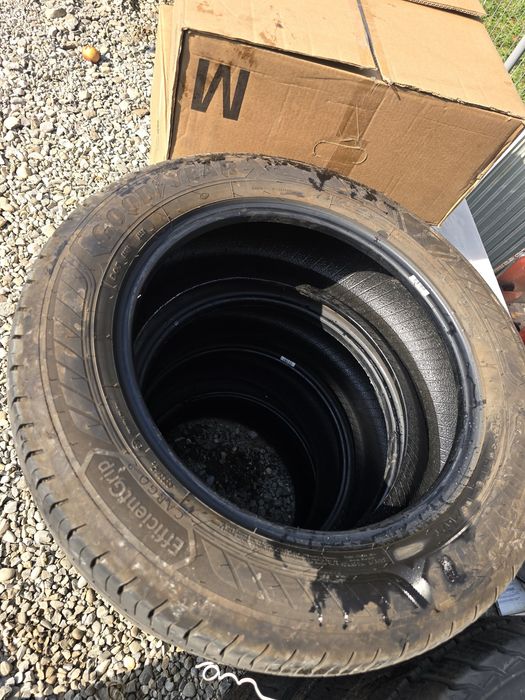 Anvelope vara 215/60/17 C