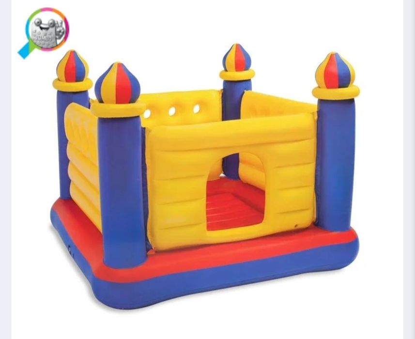 Надуваем батут "Замък"
