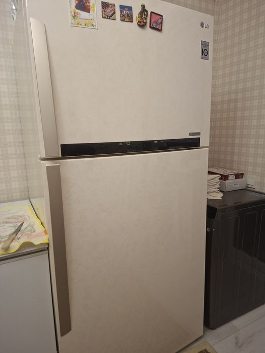 Холодильник б/у большой