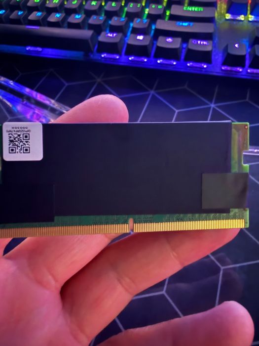 2x8  (laptop) ddr5 5600mhz