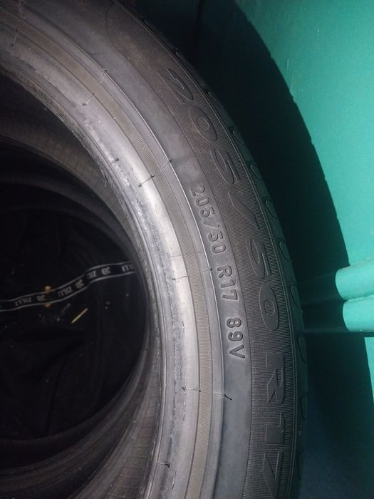 Автомобильные шины 3 штуки