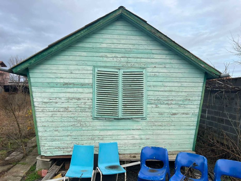 Продавм дървено бунгало