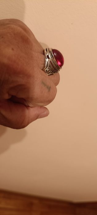 Срочно продам кольцо с изумуродом!