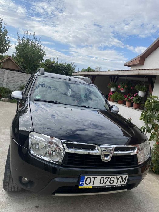 Vând Dacia Duster