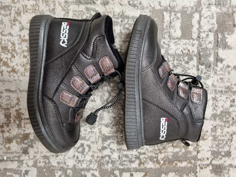 Продам детские сапожки