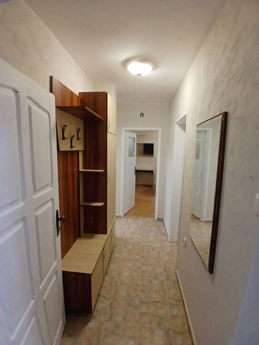 Дава се под наем Тристаен апартамент в Бургас, Възраждане - 74 кв.м за 663 € - Снимка #2