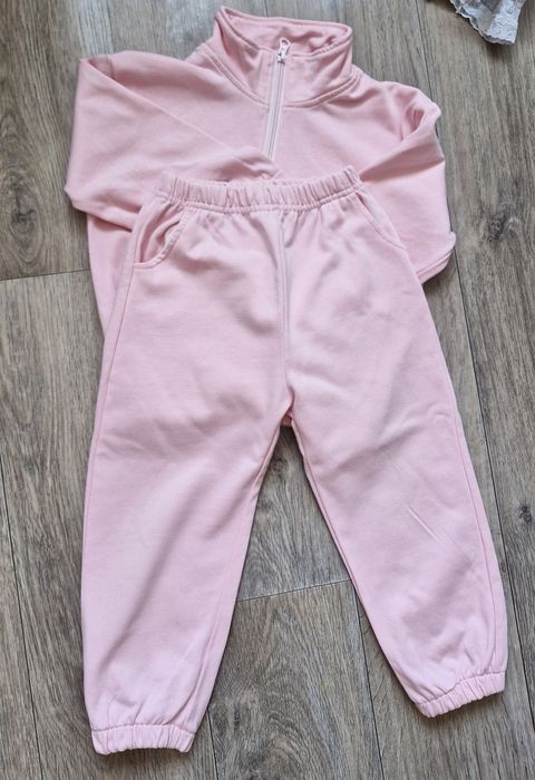 Продам костюм на девочку