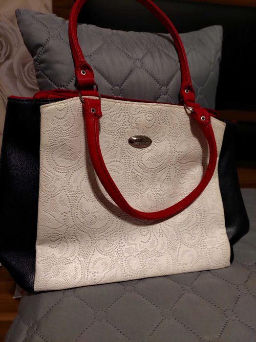 Продавам дамски чанти