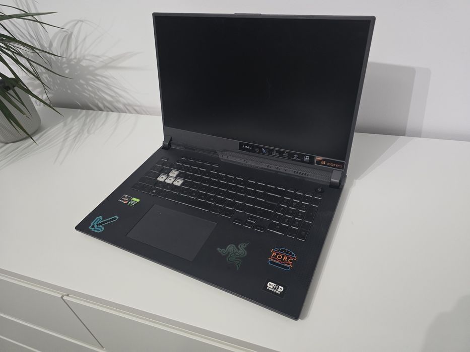 Asus Rog Strix G17 amd ryzen7 rtx3050