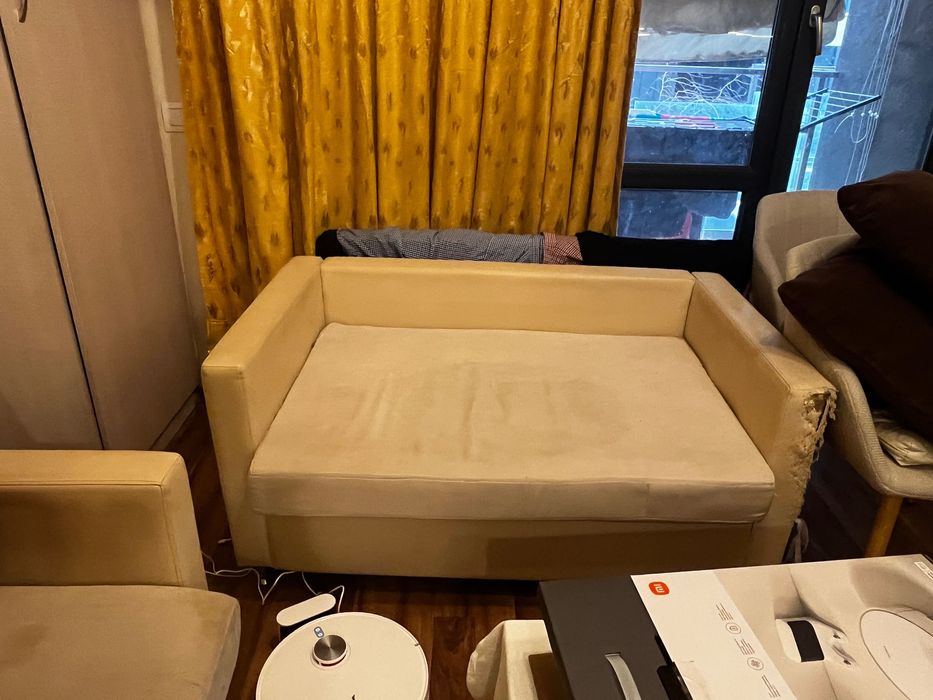 ПОДАРЯВАМ Две диванчета и два матрака