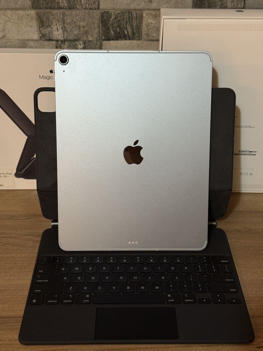 iPad Air 13” M3 (Wi-Fi + Cellular)