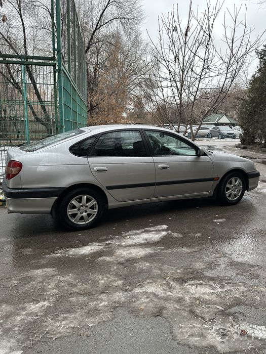 Тоета авенсис 2002 г