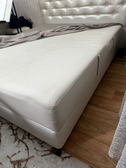 Срочно продам кровать 140*200