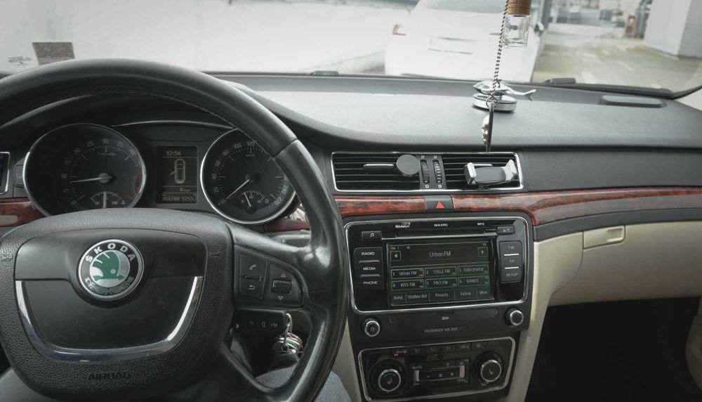 SKODA Superb 2012 — imagine 5