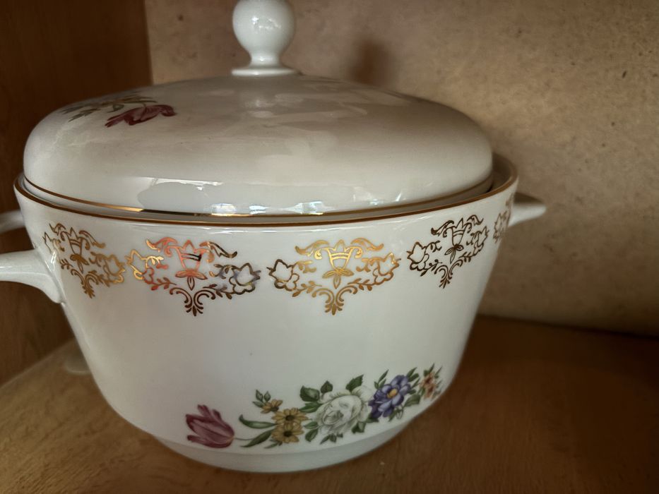 Винтажный фарфоровый сервиз