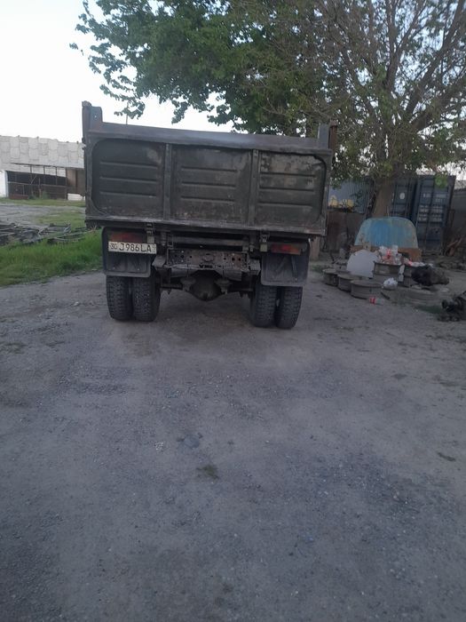 Зил самосвал сотилади