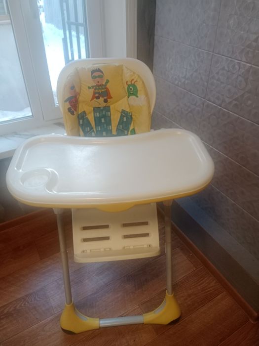 Детский стульчик для кормления