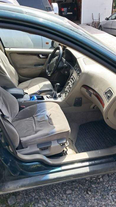 Продавам volvo v70 с проблем в скоростната кутия (ръчна)