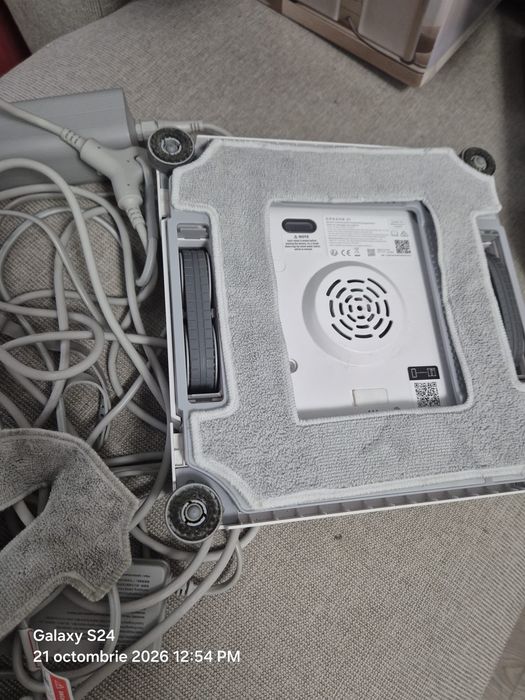 Robot de curatare geamuri Dreame C1