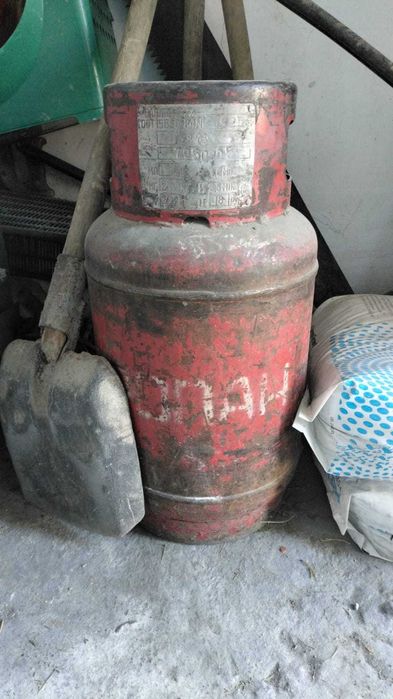 газовый баллон маленкий с редуктором