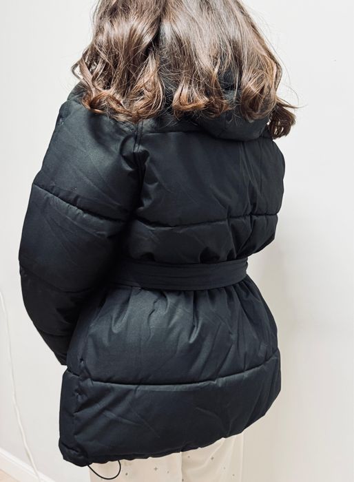 Черная зимняя куртка