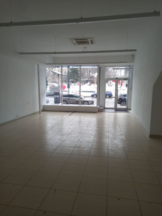 Închiriez spațiu comercial ultracentral Piatra-Neamț