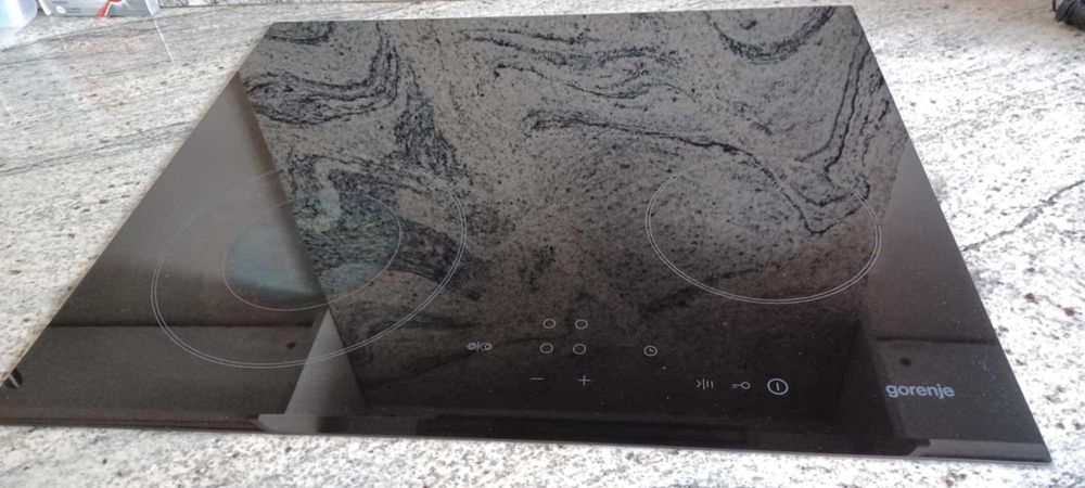 стъклокерамичен котлон GORENIE