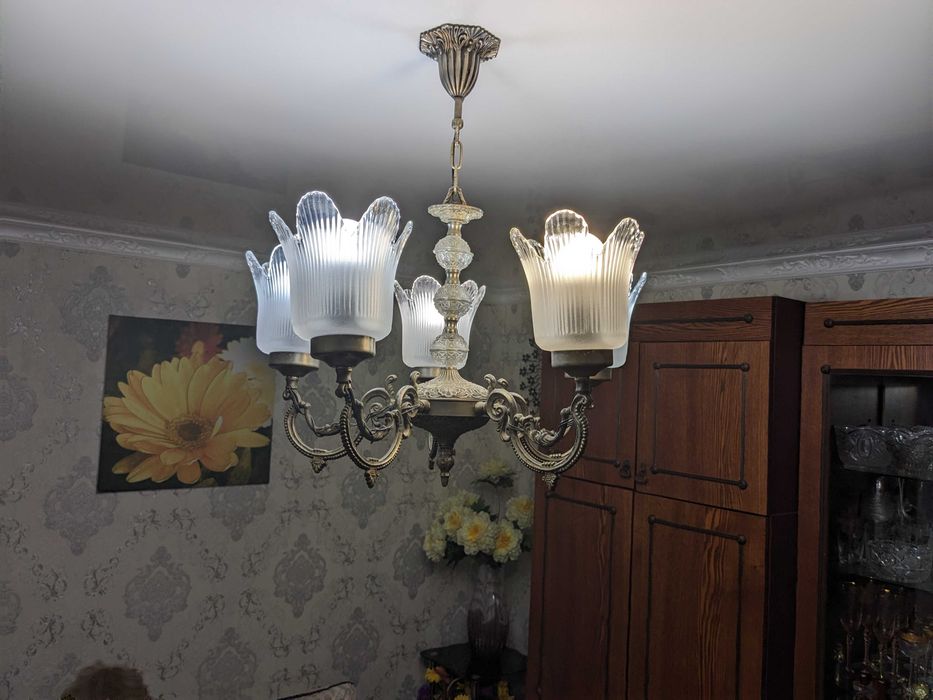 Люстра на потолок Б/У