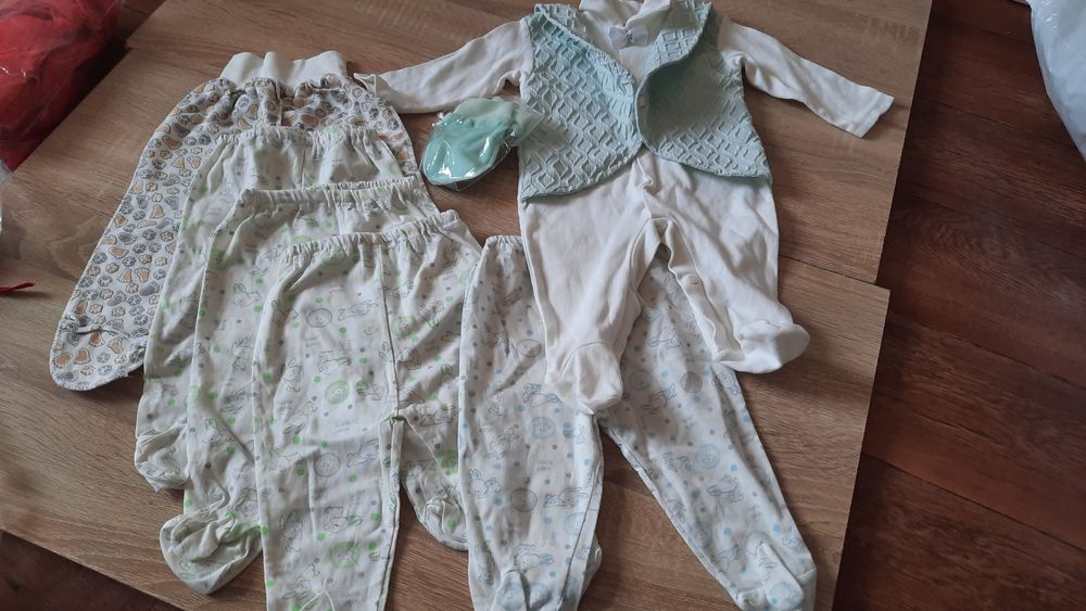 Ползунки 4 шт+ комбез 1шт