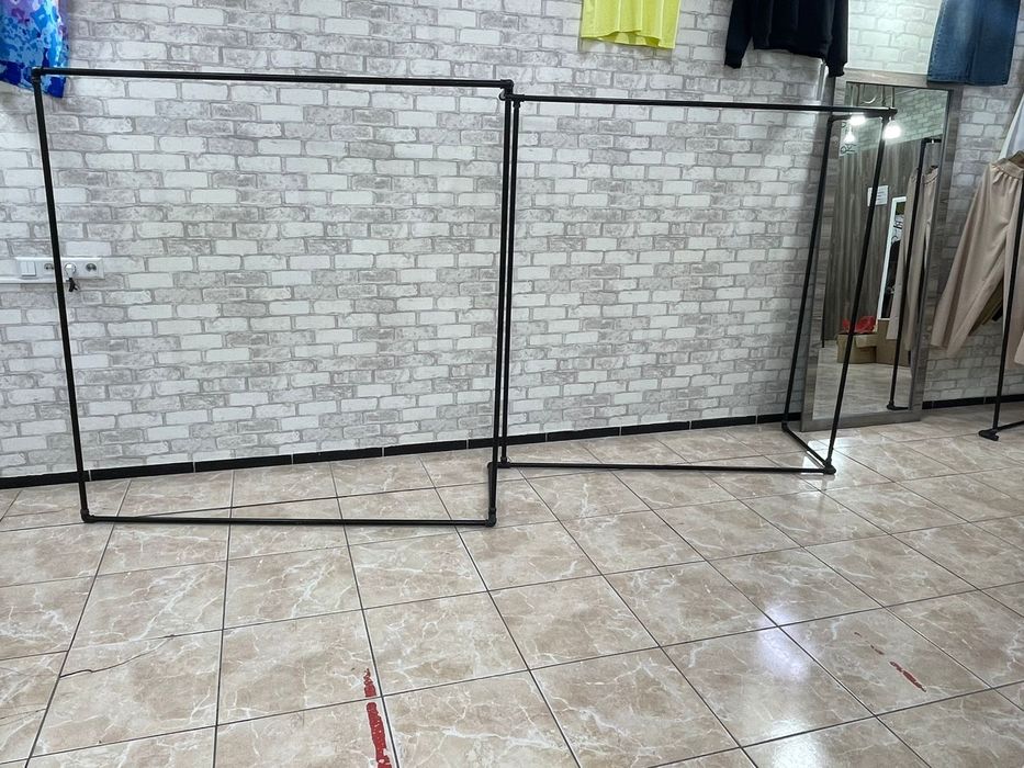 Продам стойки для магазина