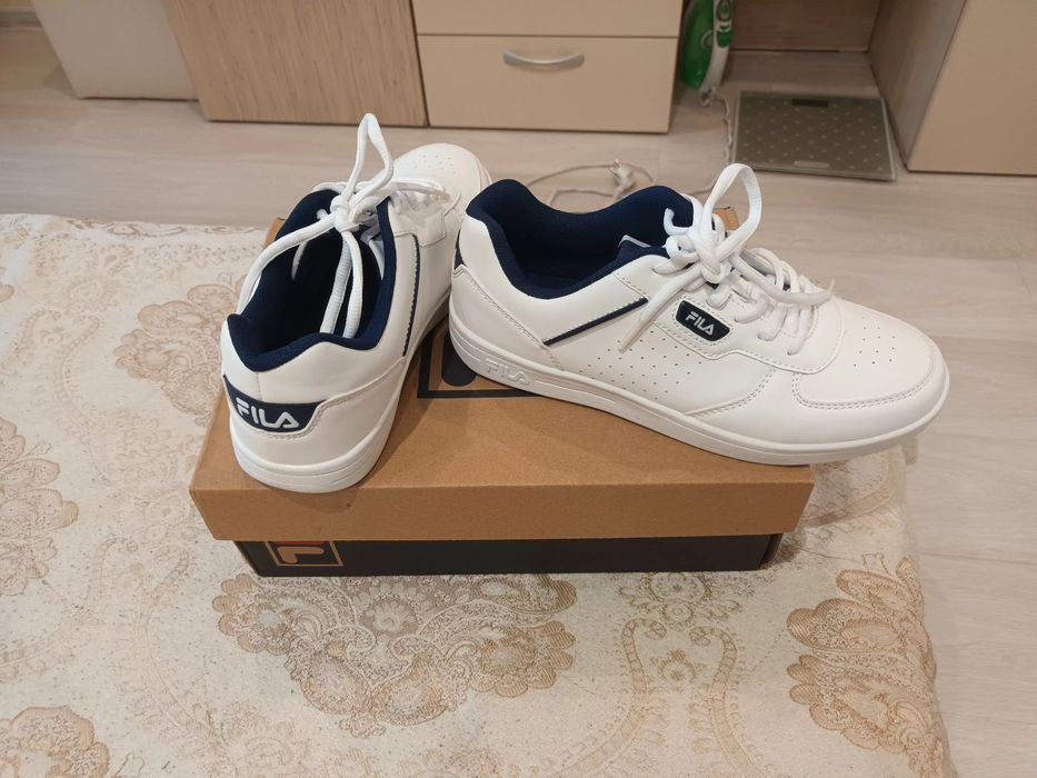 Нови детски спортни обувки Фила