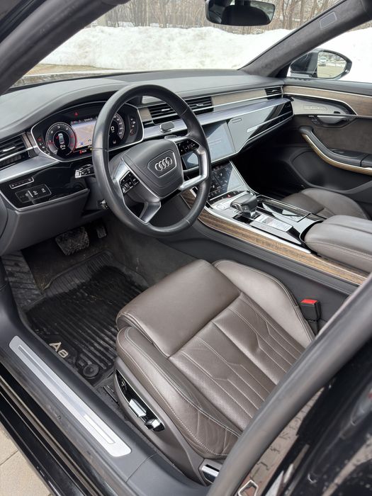 Vand Audi A8 50 TDI / 120.000km / Individual / HUD / TV / FULL 39.900€