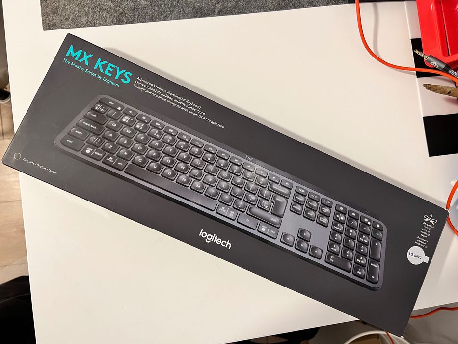 Tastatura Logitech MX Keys - Stare Excepțională | 200 Lei