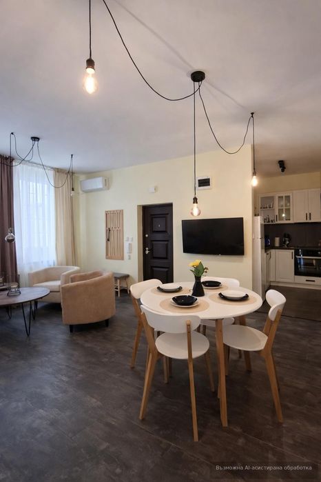 Тристаен, под наем, Център-ЦУМ