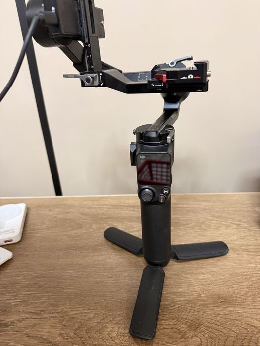 Продам стабилизатор dji RS3 mini