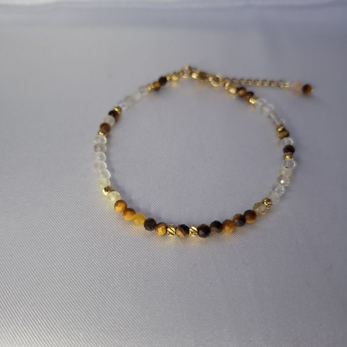 Гривни от естествени камъни