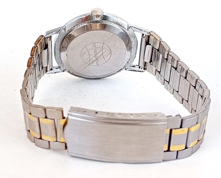 Raketa - мъжки механичен часовник с ръчно навиване